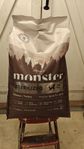 Hundmat Monster
