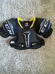 jr CCM TAC Prot shoulder pads L