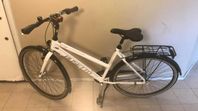 Busetto city 3 28" fint skick fullt fungerande med reflexer