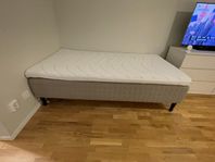 Säng Skårer 105 cm Medelfast