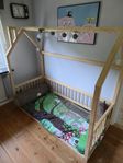 Minitude Nordic MASON Juniorsäng/Montessorisäng
