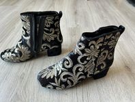 Boots sammet & guld