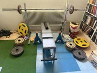 Träningspaket – Eleiko-skivstång, bänk, ställning & 27