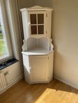 Fint Hörnskåp ca 170cm 400kr eller bud
