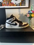 Air Jordan 1 Mid ”Diamond Shorts” Special Edition Strl