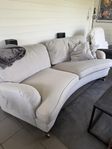 Grå textil soffa