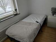 Sällbar säng med "fjärrkontrol"