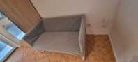 Snygg och kompakt 2-sits soffa från IKEA 