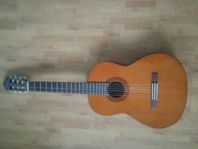 Yamaha gitarr