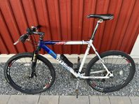 26tum MTB Scott Comp Racing med XTR-komponenter