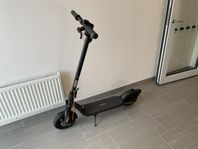 Ninebot F2 PRO global version – 32 km/h – Nyskick!