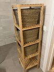 Sleek Shelf with 3 wicker baskets