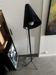 Golvlampa och kruka
