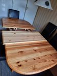 4 stolar + justerbart bord
