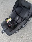 babyskydd britax römer med isofix