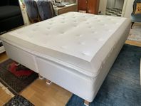 Säng 160 cm bred säljes 