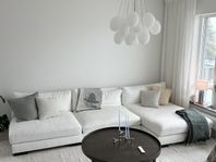 Vit modulsoffa – stilren och djup