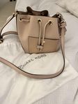 Helt oanvänd Michael Kors Bucket Bag