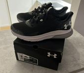 Under Armour Löparskor strl. 43