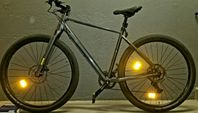 Cykel: Hyde One High (M) + Premiumtillbehör – Komplett pa