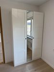 Garderob IKEA PAX B125 H201 D35. inkl gångjärn och inredni