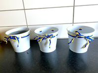 BORTSKÄNKES: Krukor