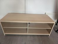 TV-bänk med glasdörrar och lås