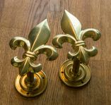Gardinomtag omtagskrok mässing Franska liljor Fleur-du-lis.