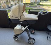Stokke xplory barnvagn i färgen beige