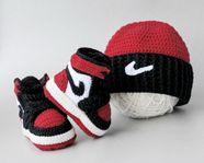 Virkade baby Jordans – unik present till nyfödd!