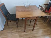 Spelbord & 3 stolar