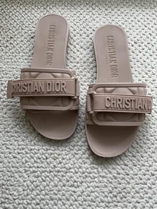 Sandaler CHRISTIAN DIOR stl 37 i beige nude färg 