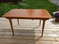 Fint soffbord i teak