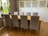 matsalsbord med 8 stolar