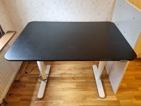 Skrivbord höj och sänkbart