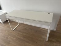 Skrivbord