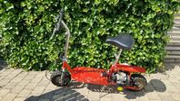 Bensindriven scooter