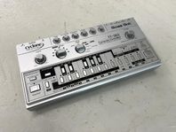 Cyclone Analogic TT-303 Bass Bot