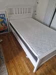 Säng 120x200, IKEA HEMNES + madrass