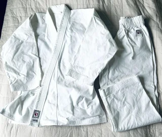 Gi kampsport dräkt