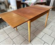Matbord teak, 50/60-tal, utdragsskivor på sidorna
