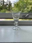 1 st likörglas/snapsglas med bladmönster