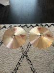 Paiste 2002 Classic 14" Sound Edge hi-hats.