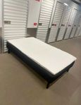 säng 120x200 Nestan ny
