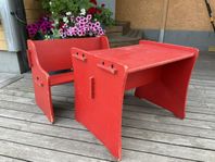 Charmigt barnbord med tillhörande soffa