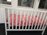 Spjälsäng/Babysäng med madrass