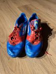 Adidas fotbollsskor Storlek 44