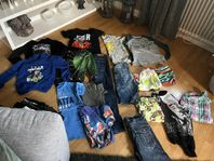 stort klädpaket 47 plagg 