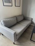 ljusgrå soffa från Mio
