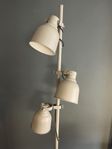 hektar golvlampa med tre spotar